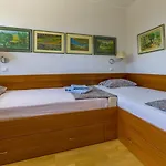 Сasa de vacaciones Rustikales Steinhaus Nur 300 Meter Zum Mit 3 Parkplaetzen, Meerblick, Garten Novi Vinodolski