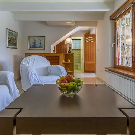 Rustikales Steinhaus Nur 300 Meter Zum Mit 3 Parkplaetzen, Meerblick, Garten 別荘 *