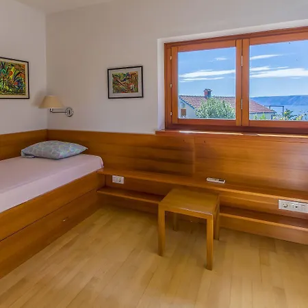 Rustikales Steinhaus Nur 300 Meter Zum Mit 3 Parkplaetzen, Meerblick, Garten