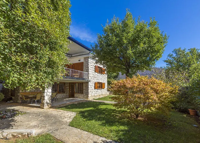 Rustikales Steinhaus Nur 300 Meter Zum Mit 3 Parkplaetzen, Meerblick, Garten * Novi Vinodolski