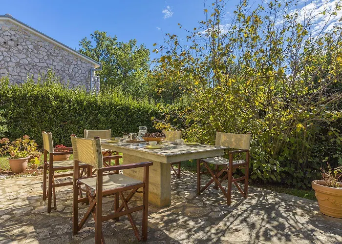 Holiday home Rustikales Steinhaus Nur 300 Meter Zum Mit 3 Parkplaetzen, Meerblick, Garten