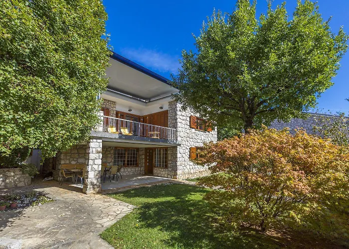 Rustikales Steinhaus Nur 300 Meter Zum Mit 3 Parkplaetzen, Meerblick, Garten Holiday home Novi Vinodolski