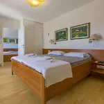 Rustikales Steinhaus Nur 300 Meter Zum Mit 3 Parkplaetzen, Meerblick, Garten * نوفي فينودولسكي