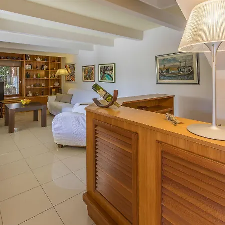 Holiday home Rustikales Steinhaus Nur 300 Meter Zum Mit 3 Parkplaetzen, Meerblick, Garten
